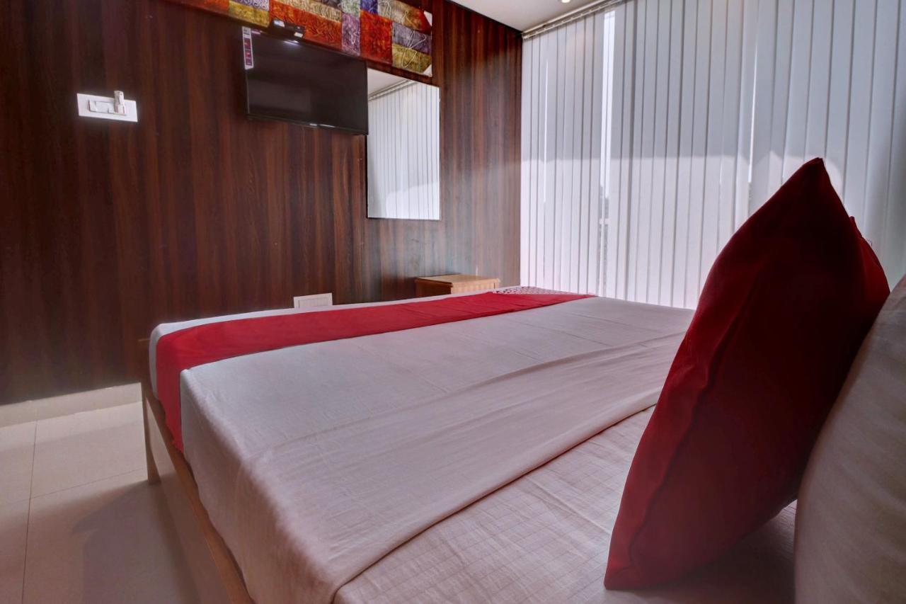 Oyo 24245 Dv Residency Hotel Bhadravati Exterior photo