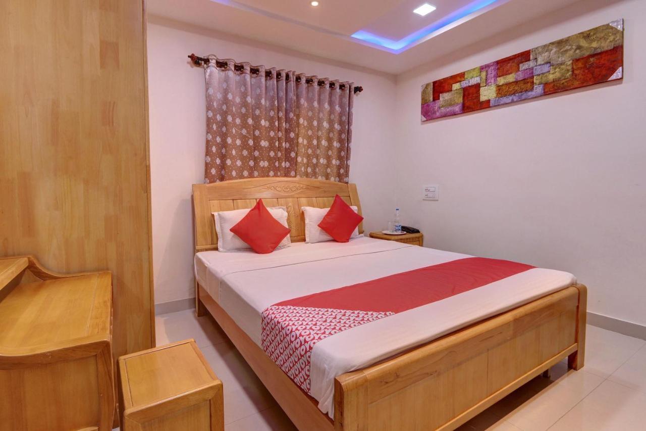Oyo 24245 Dv Residency Hotel Bhadravati Exterior photo