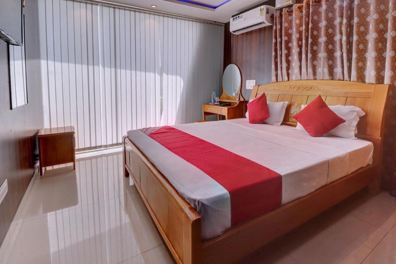 Oyo 24245 Dv Residency Hotel Bhadravati Exterior photo
